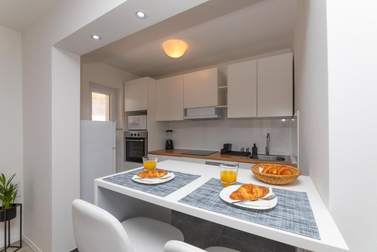 Two Flowers Luxury Apartment Supetar Ngoại thất bức ảnh