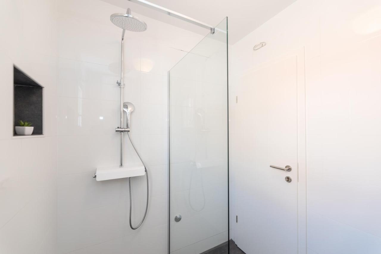 Two Flowers Luxury Apartment Supetar Ngoại thất bức ảnh