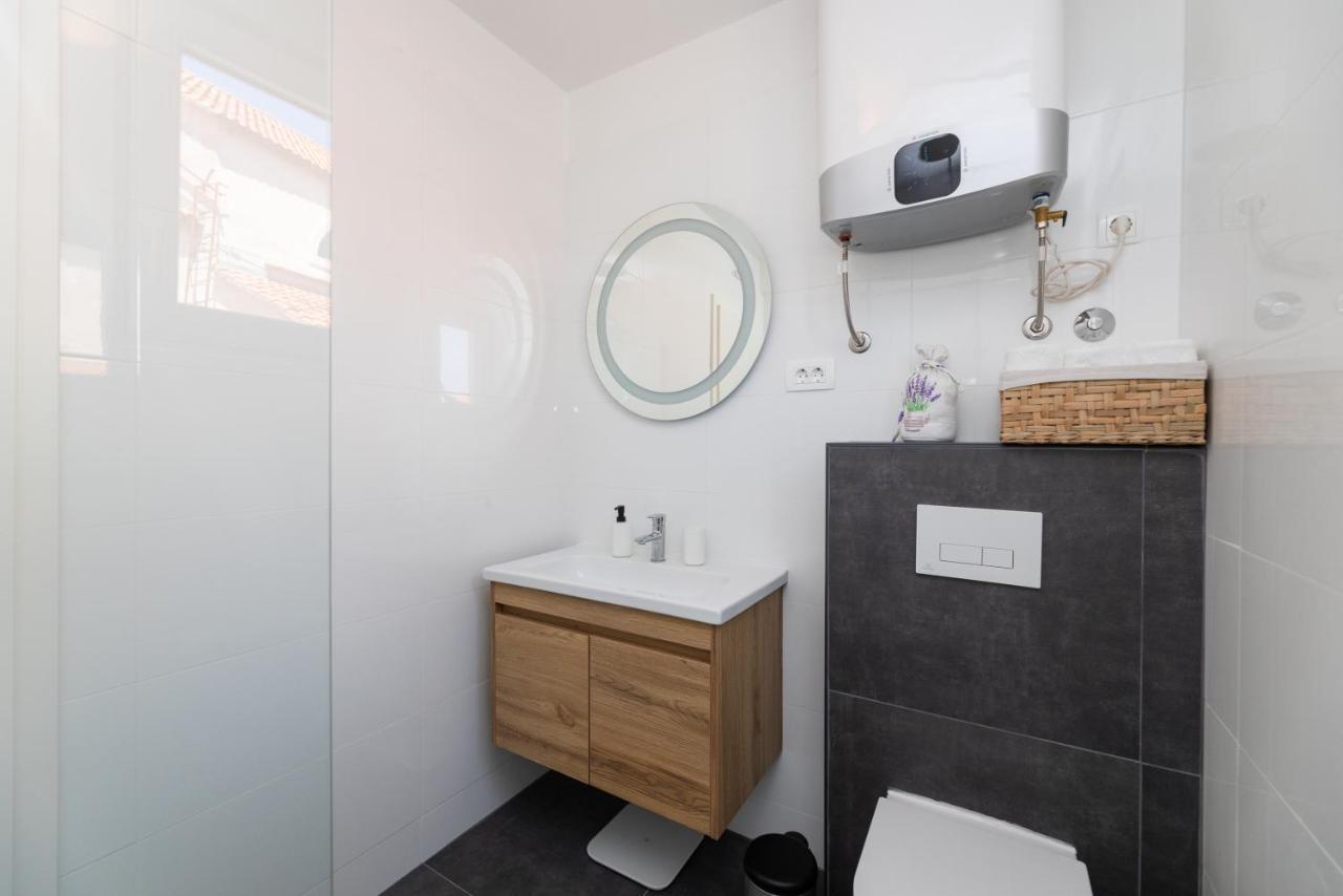 Two Flowers Luxury Apartment Supetar Ngoại thất bức ảnh